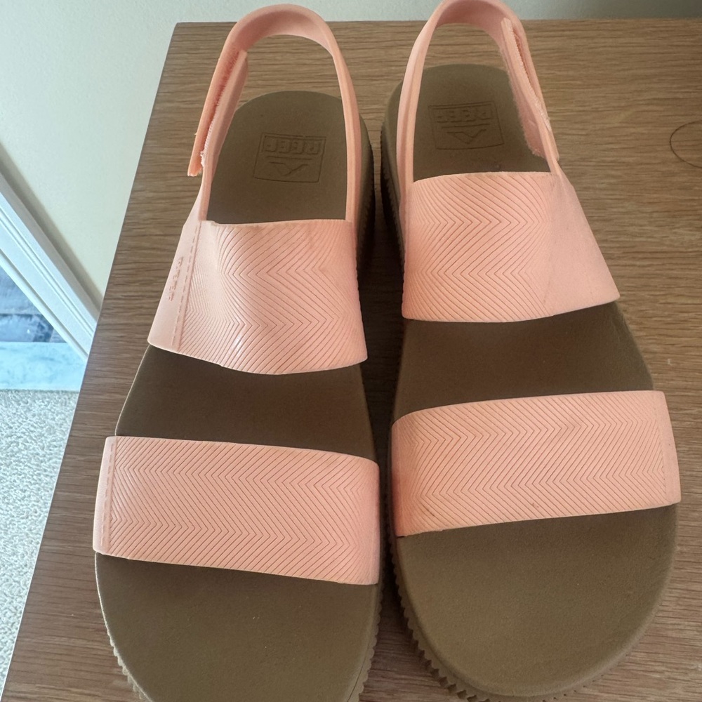 Reef Women's Sandals in Peach and Brown